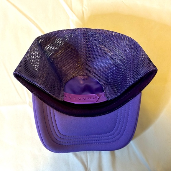 HOMME FEMME Trucker Hat - Picture 3 of 5